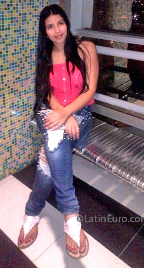 Date this hot Colombia girl Mary from Medellin CO13257