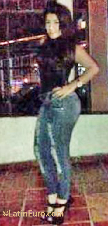 Date this pretty Colombia girl Yuli from Bucaramanga CO13274