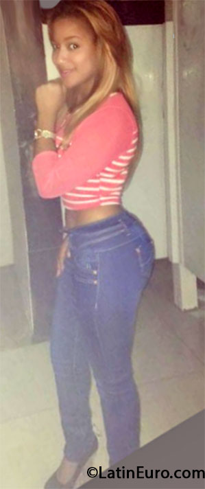 Date this georgeous Dominican Republic girl Elizabeth from Bonao DO33279