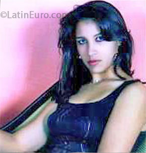Date this beautiful Brazil girl Silvana from Curitiba BR7922