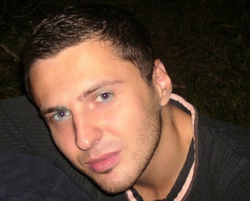 Date this georgeous Russia man Demis from MOSKOW RU40