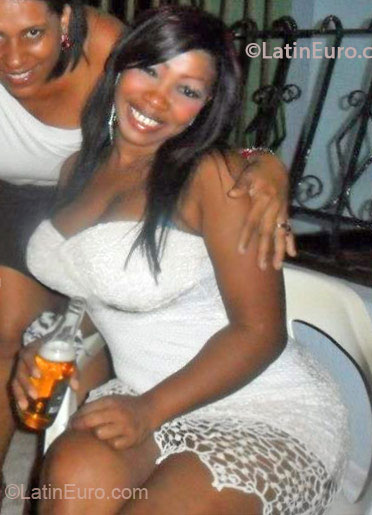 Date this good-looking Colombia girl Maria from Barranquilla CO13385