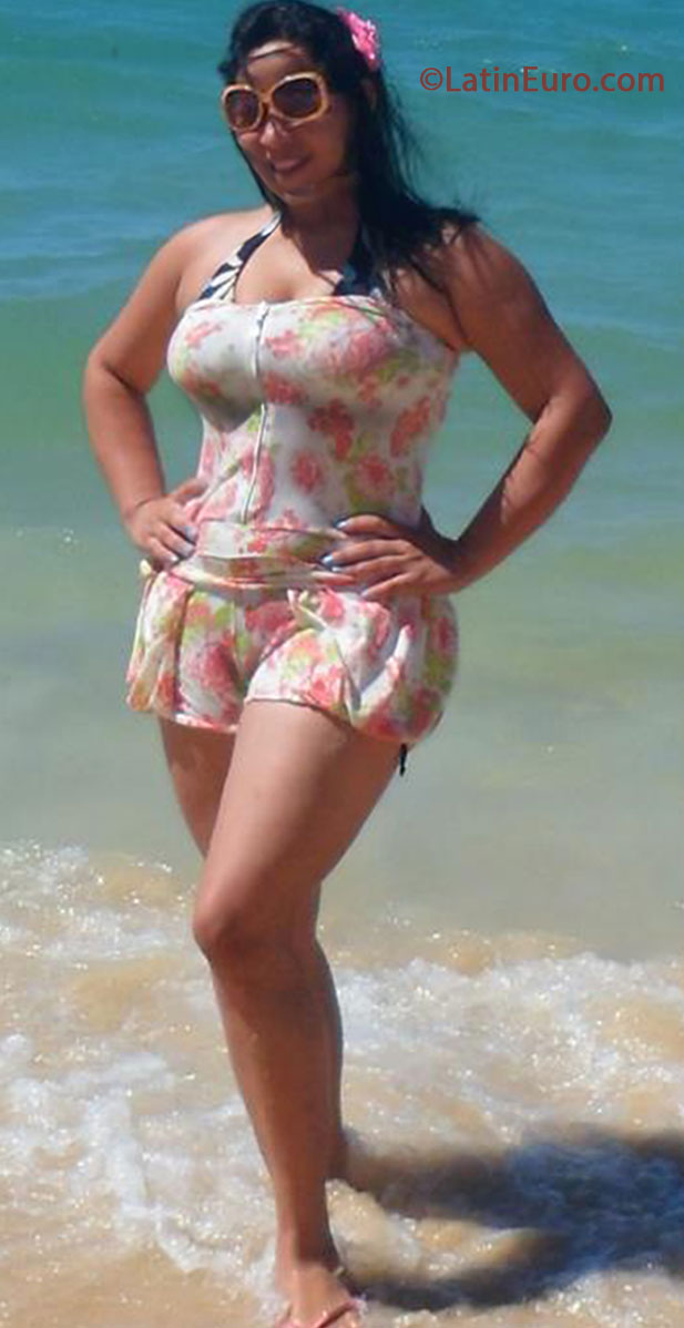 Date this georgeous Brazil girl Cintthya from Palmas BR7971