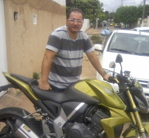 Date this voluptuous Brazil man Carlos from Cuiaba BR7973