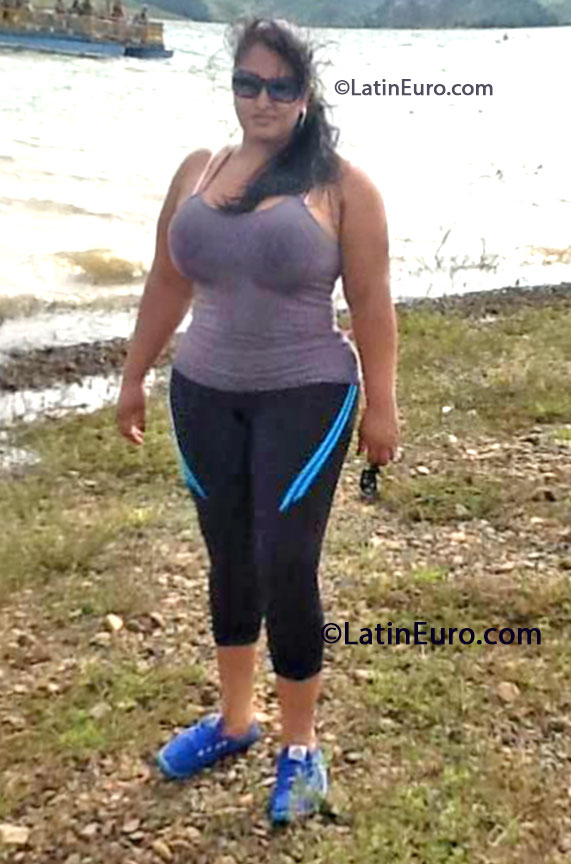 Date this exotic Colombia girl Alexandra from Cali CO13531