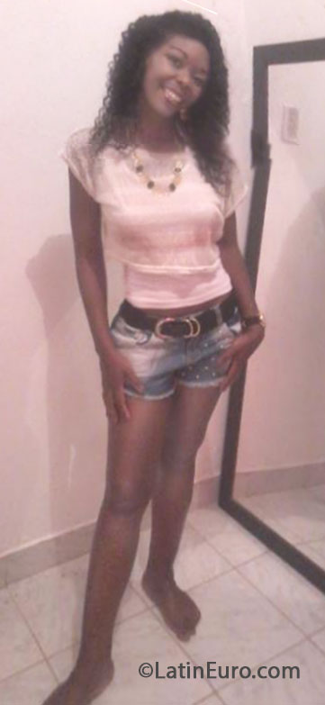 Date this good-looking Brazil girl Monica from Rio De Janeiro BR7978