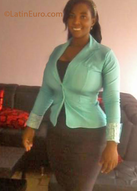 Date this voluptuous Colombia girl Mary from Popayan CO13555