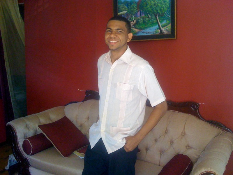 Date this nice looking Dominican Republic man Francis de jesu from Santo Domingo DO16727