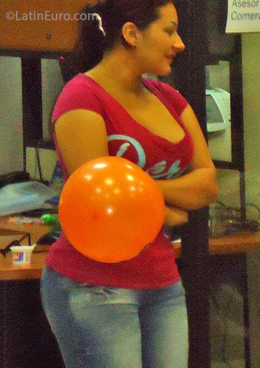 Date this gorgeous Colombia girl Yadiri from Medellin CO13658