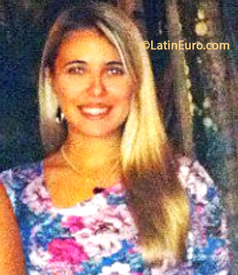 Date this charming Brazil girl Monique from Manaus BR8057