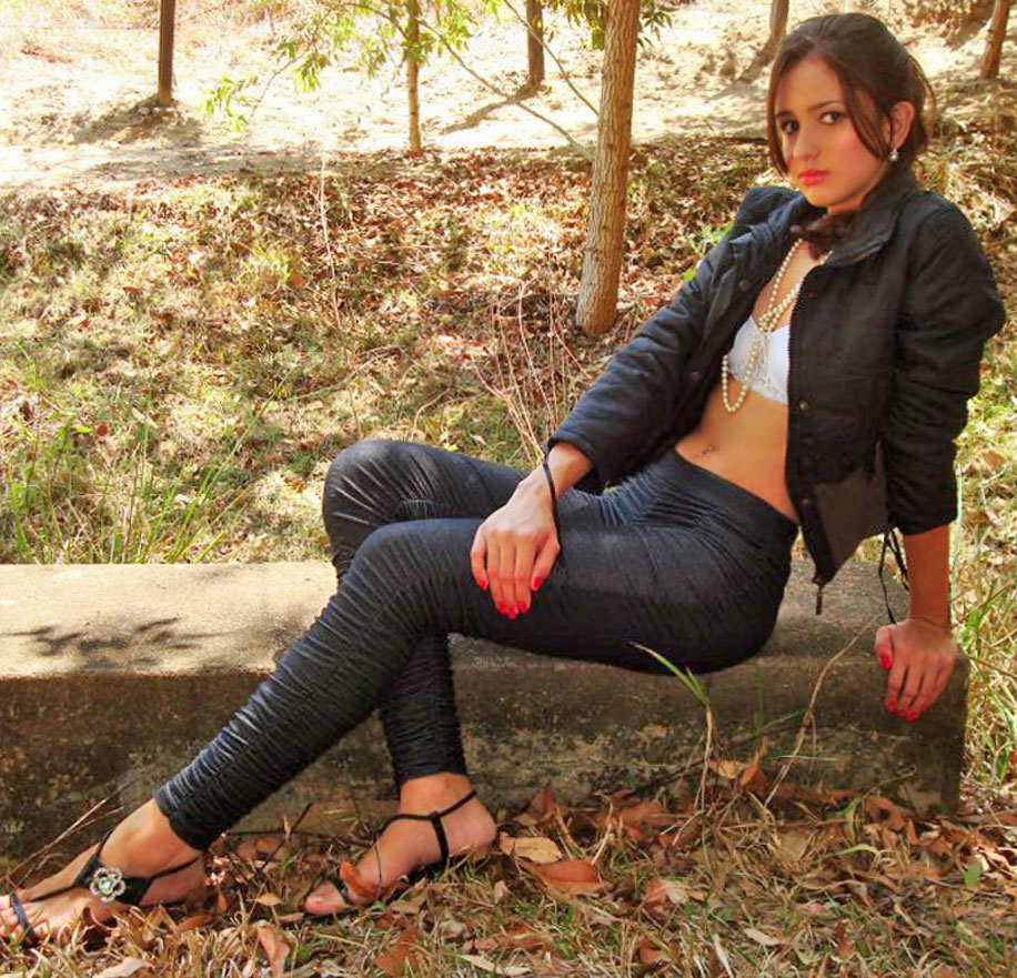 Date this athletic Brazil girl Telita from Caratinga BR8061