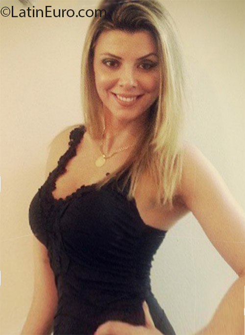 Date this hard body Brazil girl Alexandra from Manaus BR8083