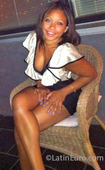 Date this young Brazil girl Rayara from Brasilia BR8093