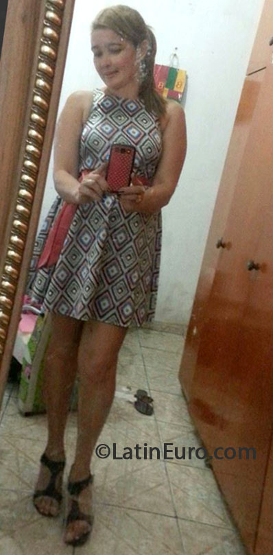 Date this delightful Brazil girl Maria Renata from Teresina BR8094