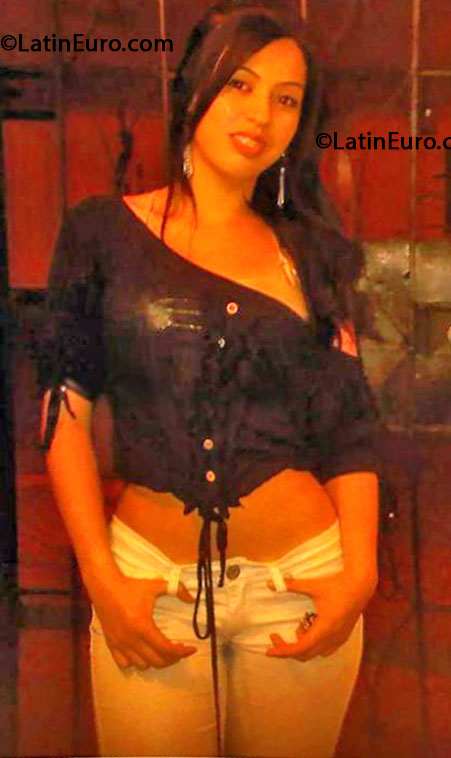 Date this stunning Colombia girl Johana from Medellin CO14302