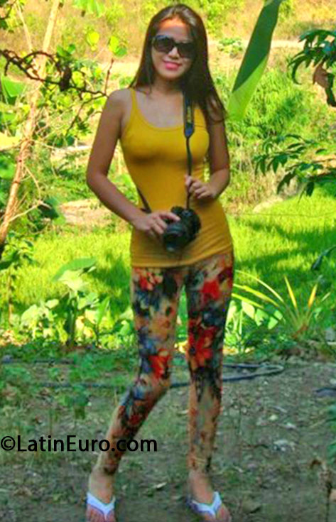 Date this exotic Philippines girl Mary Anne from Manila PH583
