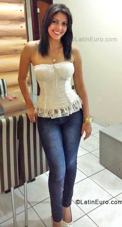 Date this happy Brazil girl Rosemary from Uberlandia BR8124