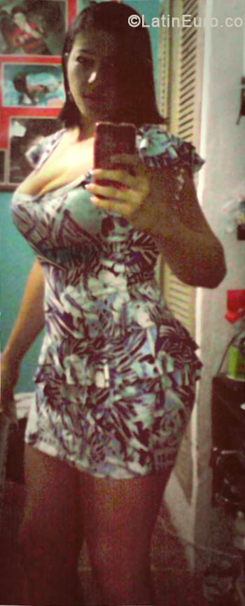 Date this georgeous Brazil girl Iamara from Cabo Frio BR8127