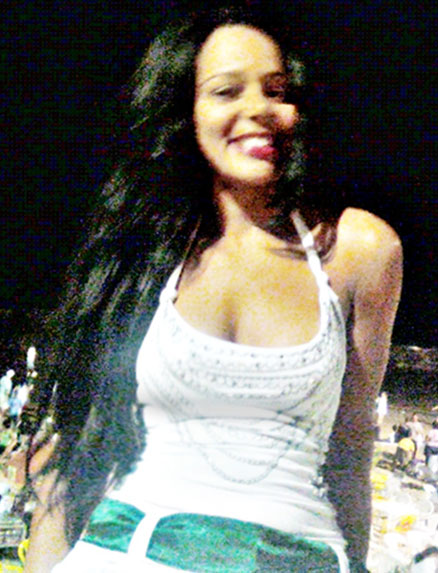 Date this pretty Brazil girl Aide from Salvador BR8162