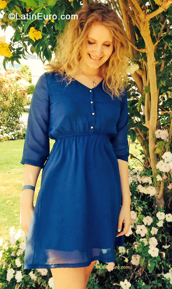 Date this tall Russia girl Nadia from Sochi RU44