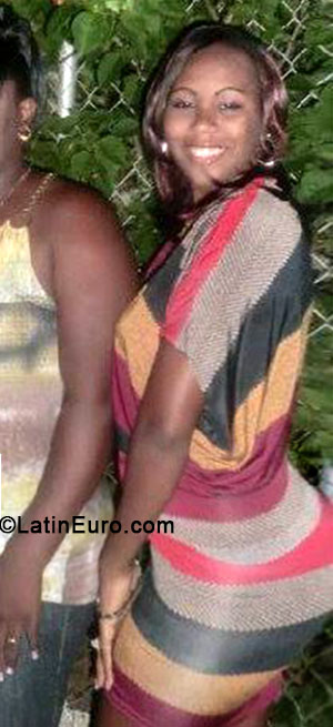 Date this foxy Jamaica girl Kimberly from Kingston JM1352