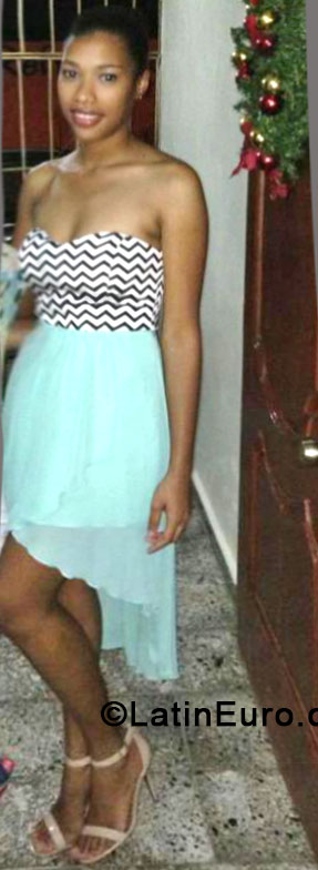 Date this happy Dominican Republic girl Griselle from Santo Domingo DO33199