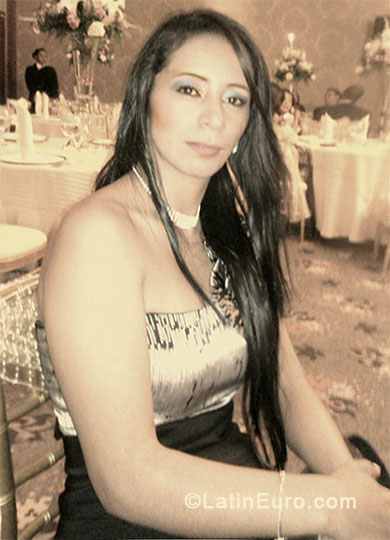 Date this charming Colombia girl Liz from Bogota CO14419