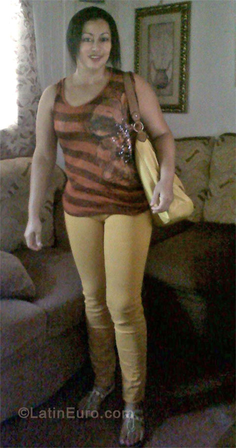 Date this georgeous Honduras girl Carolina from Puerto Cortes HN905