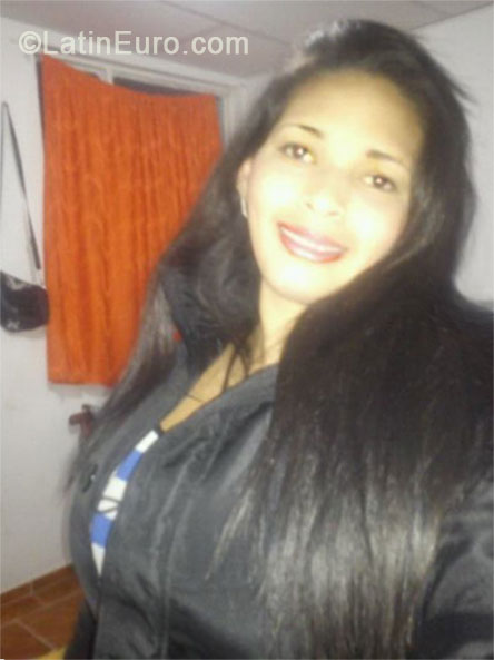 Date this beautiful Colombia girl Lina from Bogota CO14438