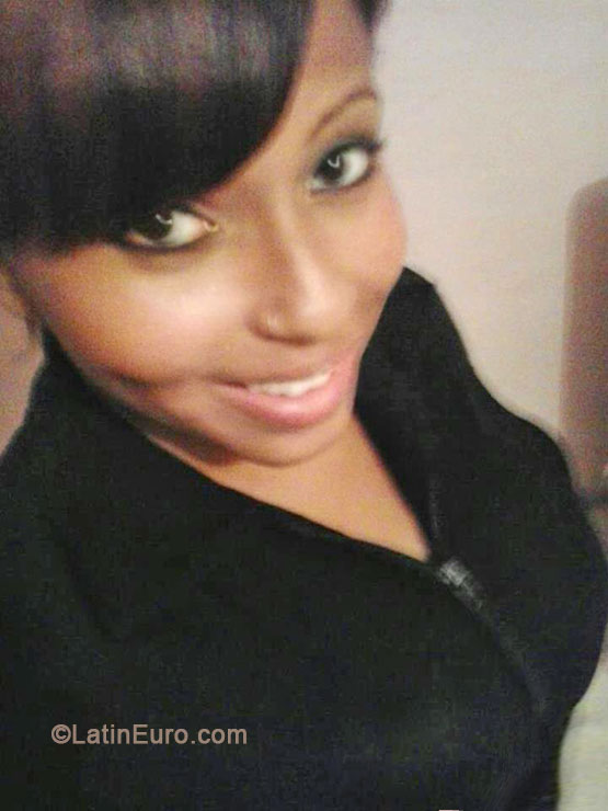 Date this happy Brazil girl Tatiane from Sao Paulo BR8252