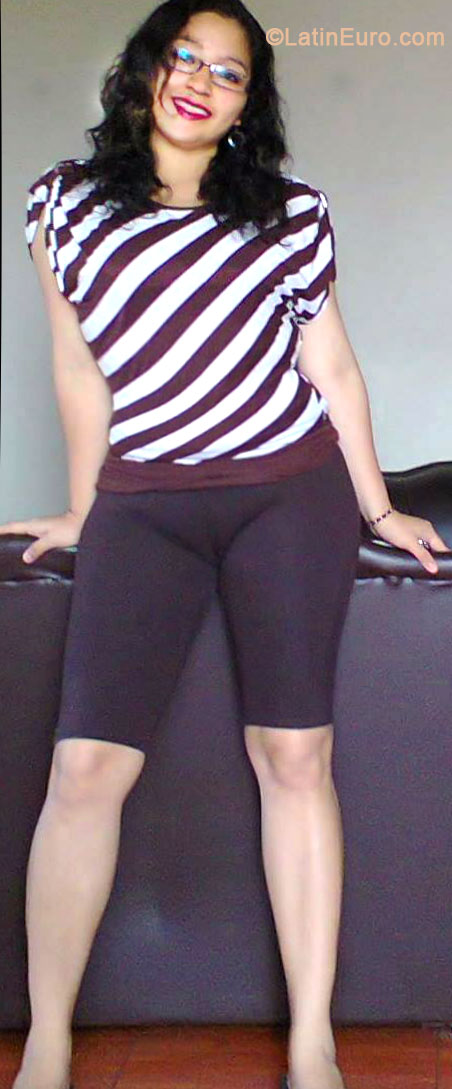 Date this good-looking Peru girl Paola from Trujillo PE843