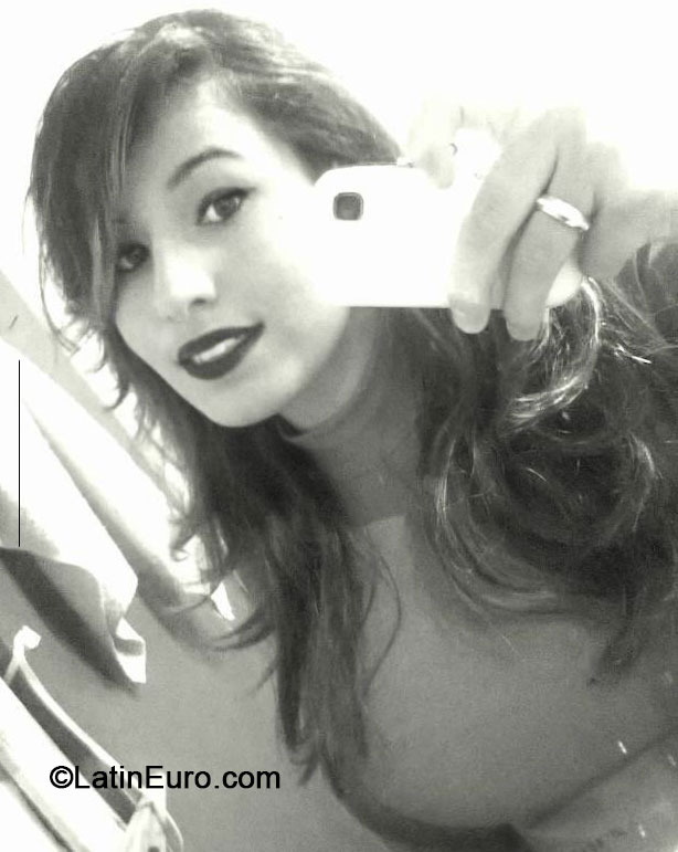 Date this pretty Brazil girl Alice from Ponta Grossa BR8265