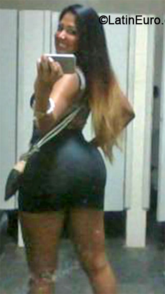 Date this sultry Brazil girl Vanessa from Rio De Janeiro BR9355
