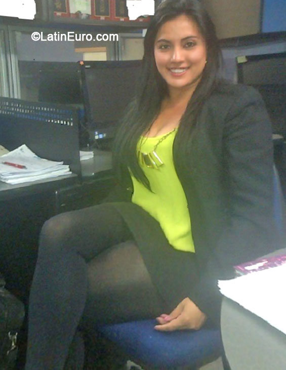 Date this stunning Colombia girl Linda from Bogota CO14527