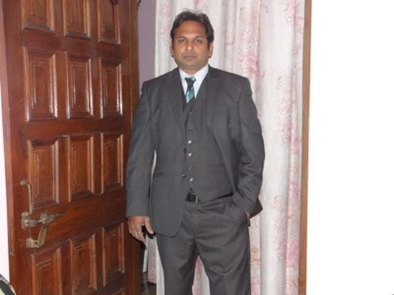 Date this tall India man Mangal from Varanasi IN247