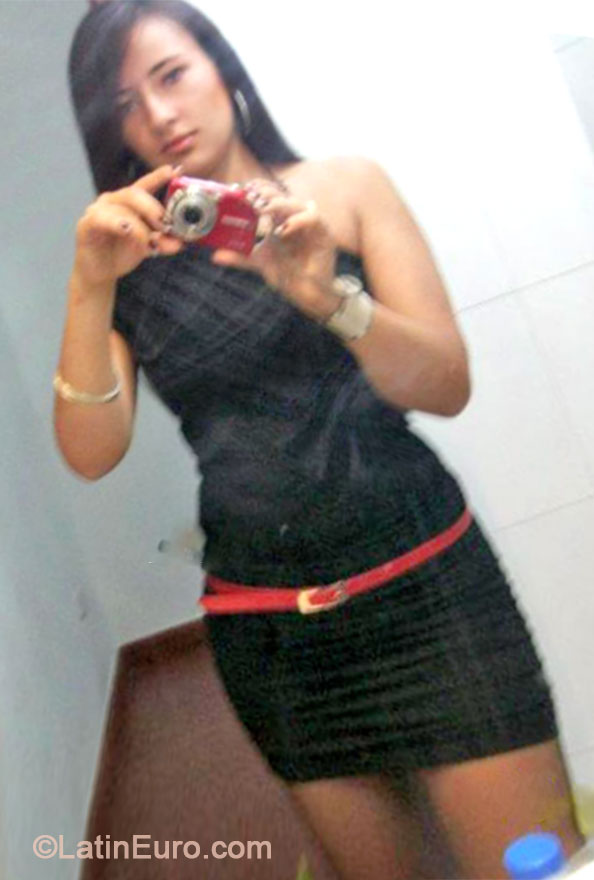Date this stunning Colombia girl Tatiana from Bogota CO14546