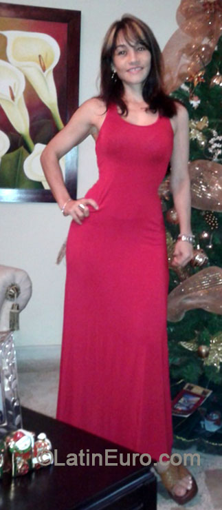 Date this hot Colombia girl Beatriz from Cartagena CO14553