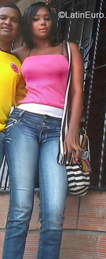 Date this fun Colombia girl Hana from Cali CO14566