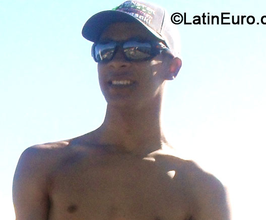 Date this attractive Brazil man Jonathan from Rio De Janeiro BR8336