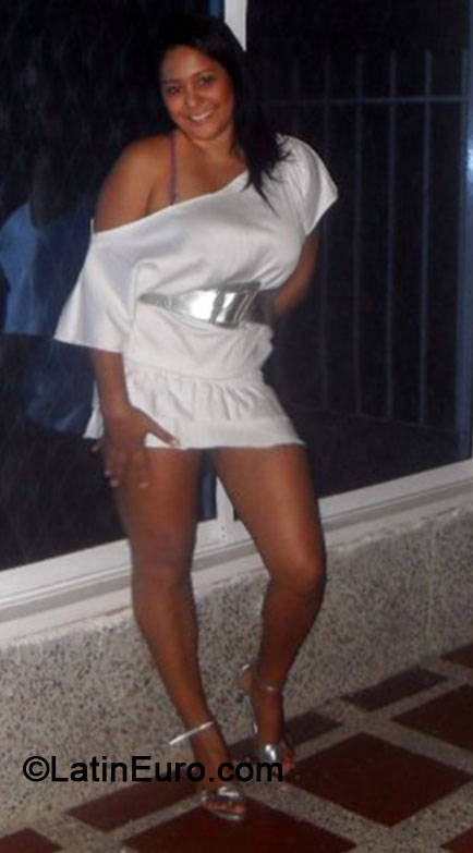Date this charming Colombia girl Mileidys from Santa Marta CO14600