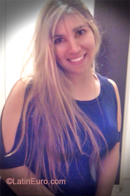 Date this beautiful Brazil girl Elizangela from Curitiba BR8362