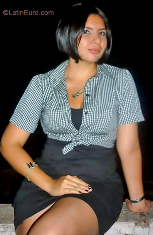 Date this gorgeous Brazil girl Anna from Maringa BR8368