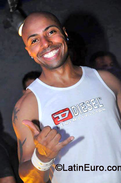 Date this pretty Brazil man Alexandre from Palhoca BR8369