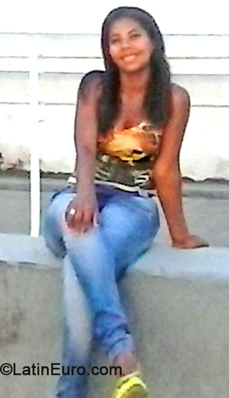 Date this sultry Brazil girl Andreia from Porto Seg uro BR8377