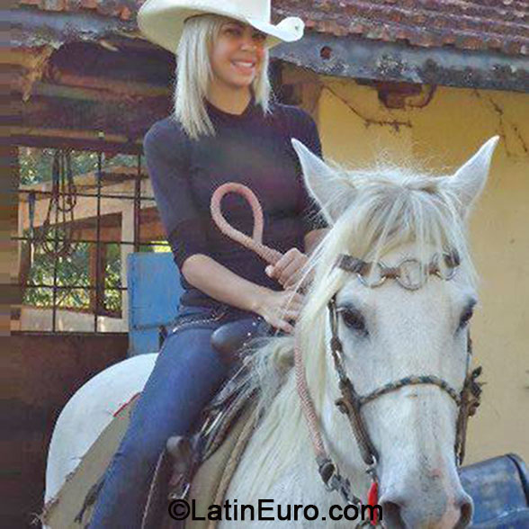 Date this stunning Brazil girl Lucinea from Sao Paulo BR8378