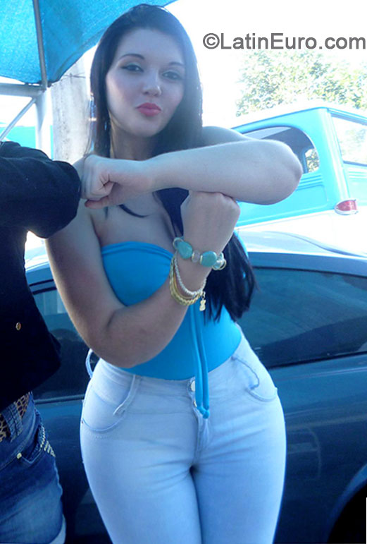 Date this charming Brazil girl Natara evelin from Ibirama BR8395