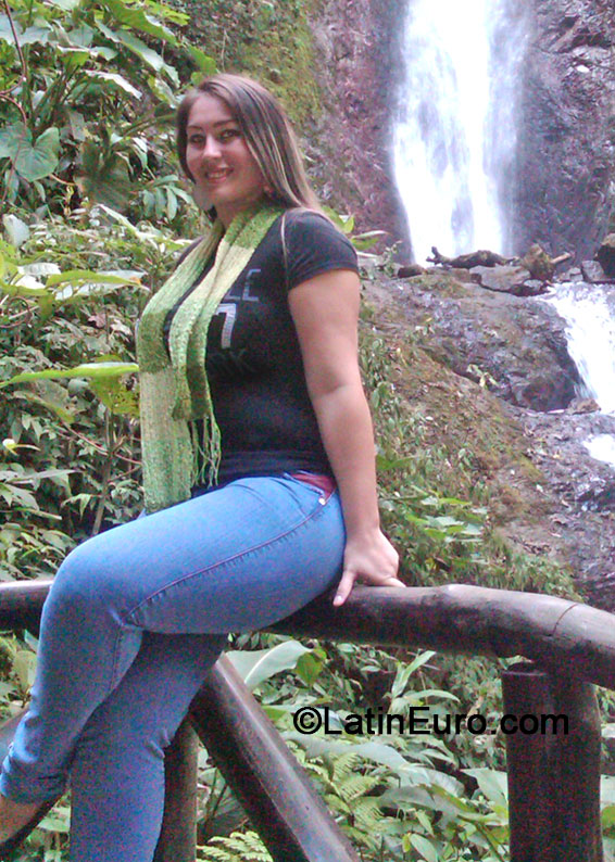 Date this charming Venezuela girl Brillie from Barinas VE126