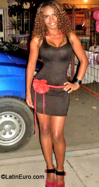 Date this pretty Ecuador girl Sandy from Guayaquil EC165