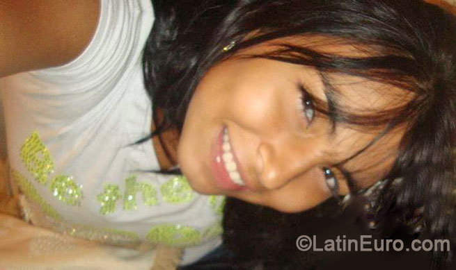 Date this sensual Colombia girl Monica from Cali CO14691