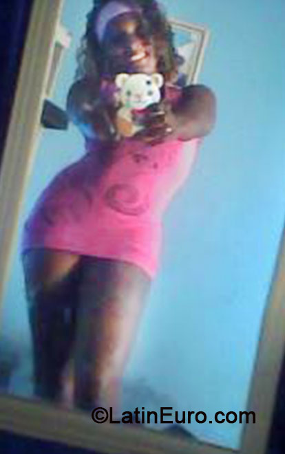 Date this nice looking Brazil girl Raphaela from Franca BR8455